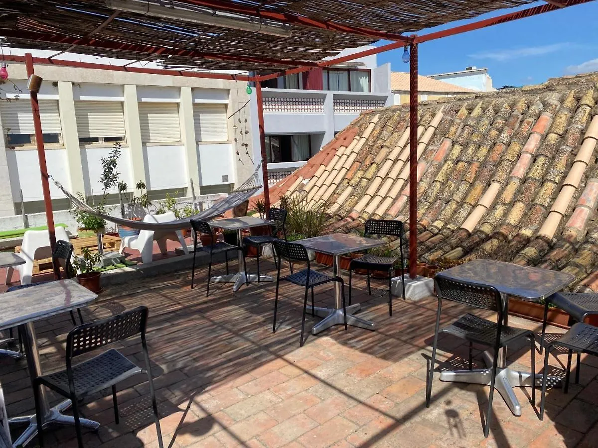 Faroway Hostel 0*, Faro